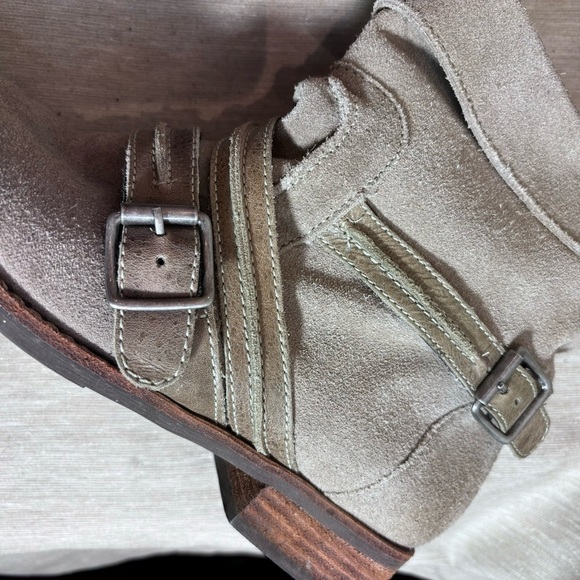 MATISSE Sz 9.5 Prospector Straps Buckles Slip On Suede Flat Heel  Ankle Booties - Picture 6 of 10